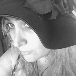 Meet your Posher, Noelle